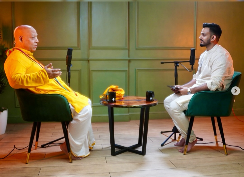 Jeet Rathore in a private session with a founder